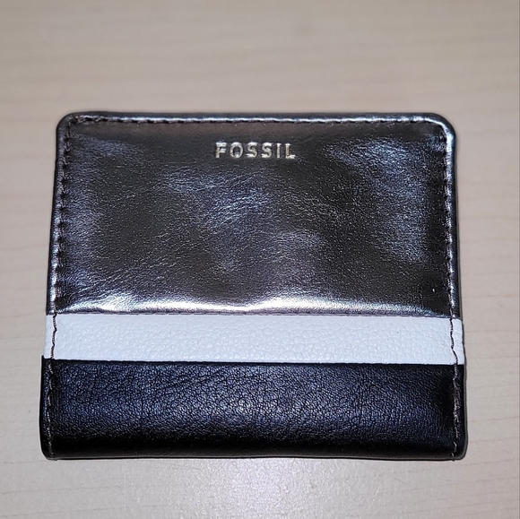 Fossil Handbags - BNWOT FOSSIL BIFOLD WALLET METALLIC GOLD MIX WITH TAUPE INTERIOR 4 CARD SLOTS